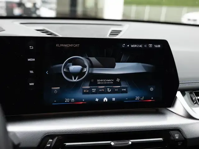 BMW iX1