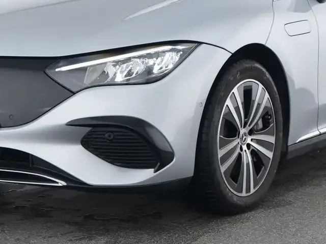 Mercedes-Benz EQE 300