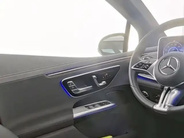 Mercedes-Benz EQE 300