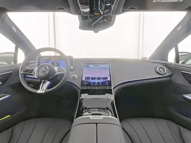 Mercedes-Benz EQE 300