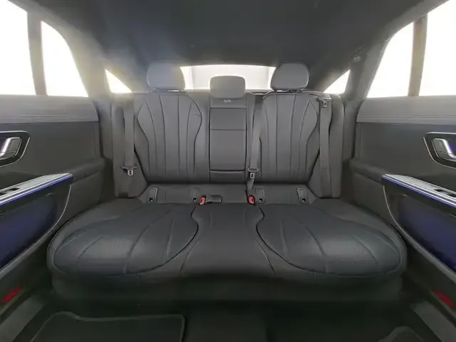 Mercedes-Benz EQE 300