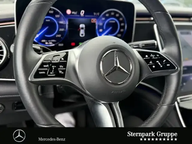 Mercedes-Benz EQE 300