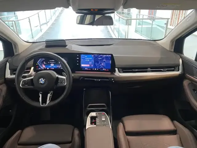 BMW 218