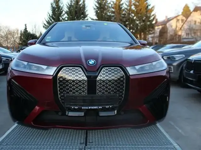 BMW iX