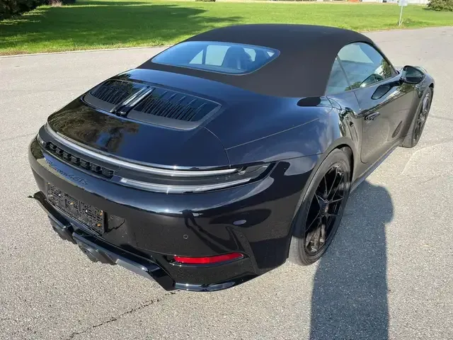 Porsche 992