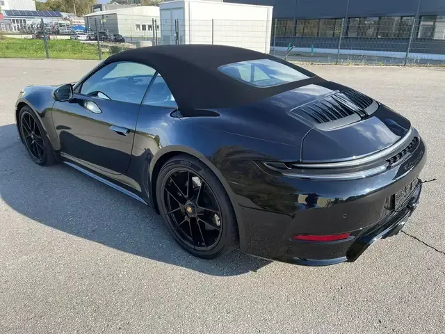 Porsche 992
