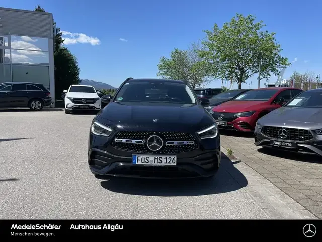 Mercedes-Benz GLA 200