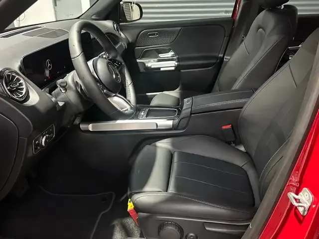 Mercedes-Benz EQB 300