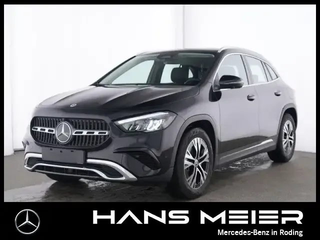 Mercedes-Benz GLA 220