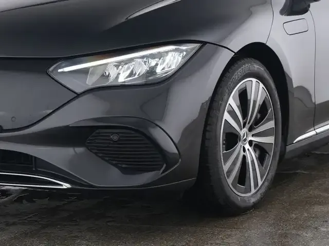 Mercedes-Benz EQE 300