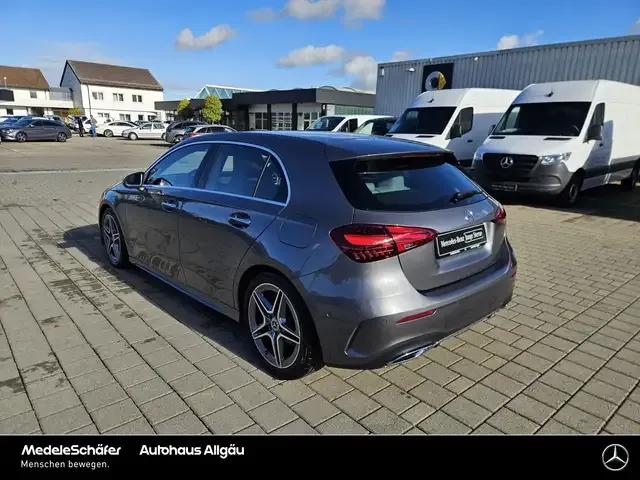 Mercedes-Benz A 220
