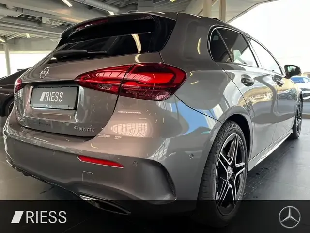 Mercedes-Benz A 220