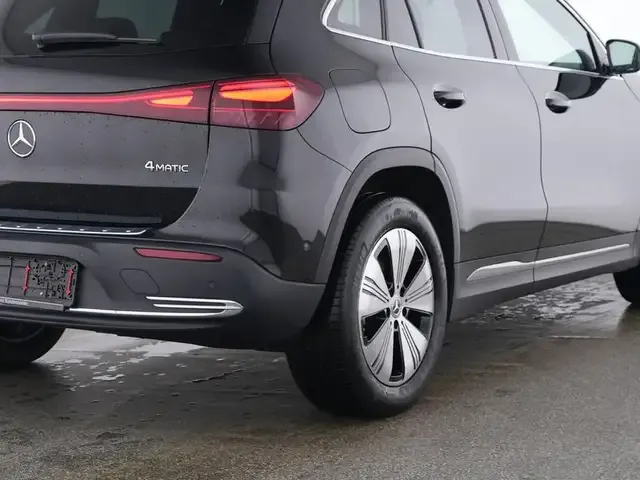 Mercedes-Benz EQA 300