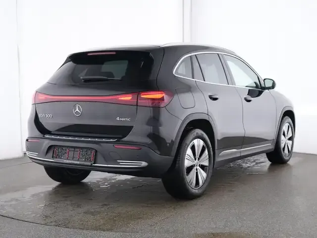 Mercedes-Benz EQA 300