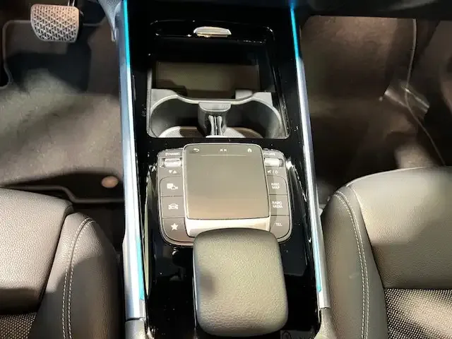 Mercedes-Benz EQB 300