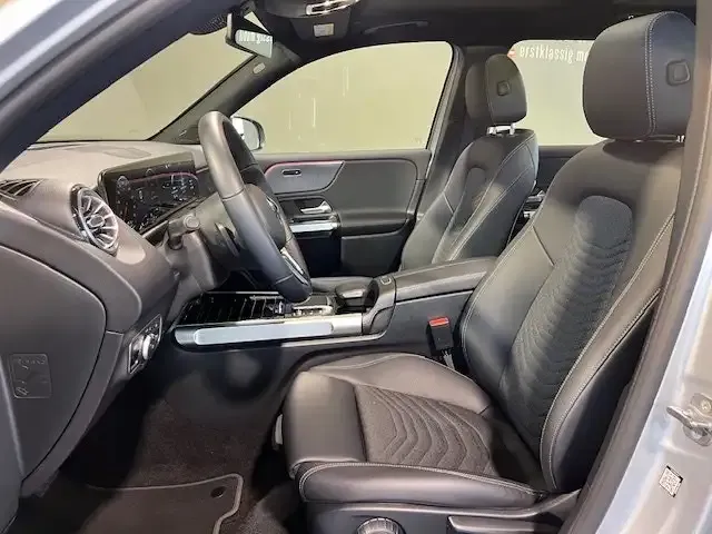 Mercedes-Benz EQB 300
