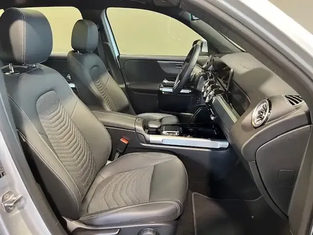 Mercedes-Benz EQB 300
