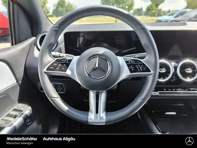 Mercedes-Benz B 220
