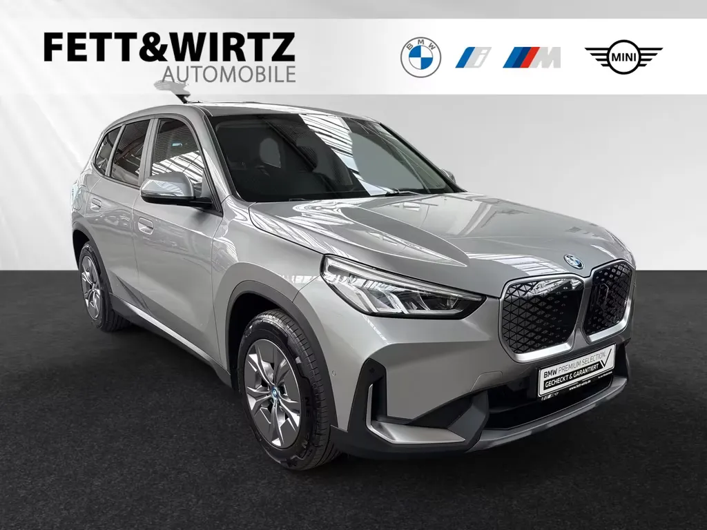 BMW iX1