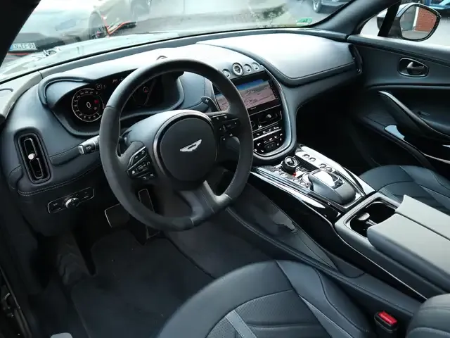 Aston Martin DBX
