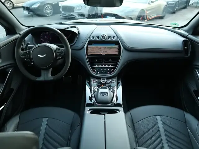 Aston Martin DBX