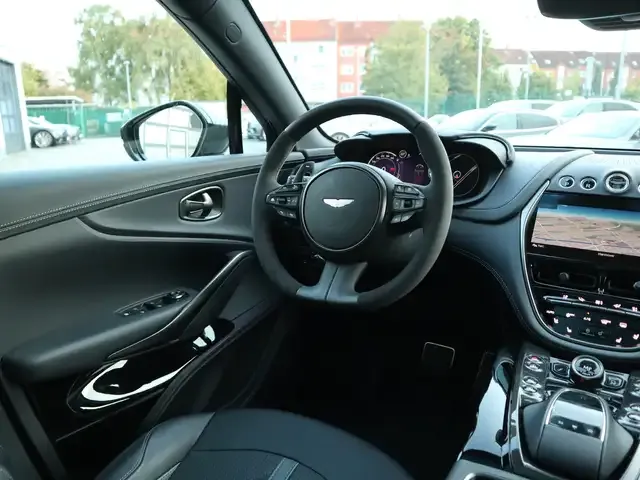Aston Martin DBX