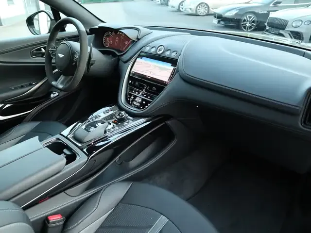 Aston Martin DBX