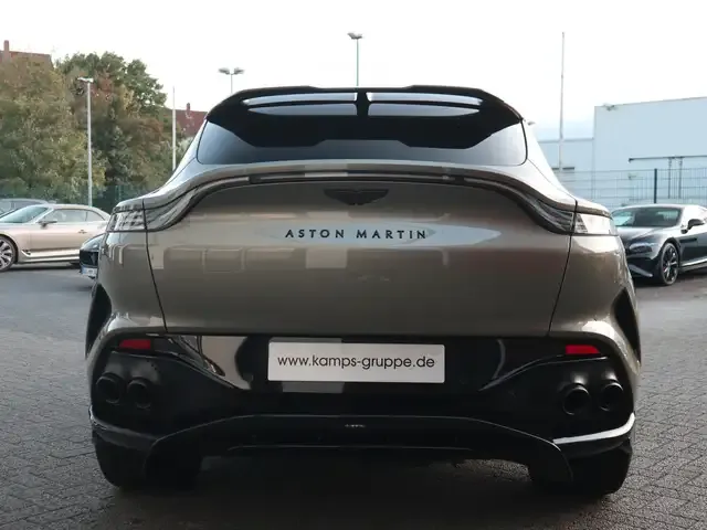 Aston Martin DBX