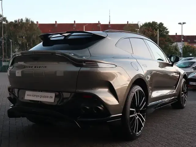 Aston Martin DBX