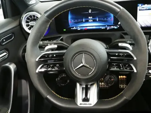 Mercedes-Benz A 45 AMG