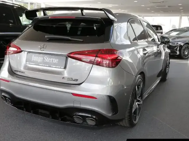 Mercedes-Benz A 45 AMG