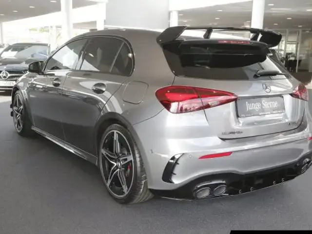 Mercedes-Benz A 45 AMG