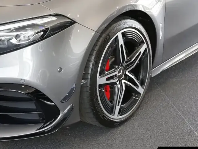 Mercedes-Benz A 45 AMG