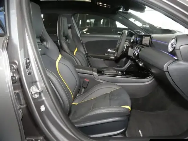 Mercedes-Benz A 45 AMG
