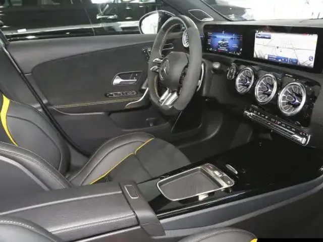 Mercedes-Benz A 45 AMG