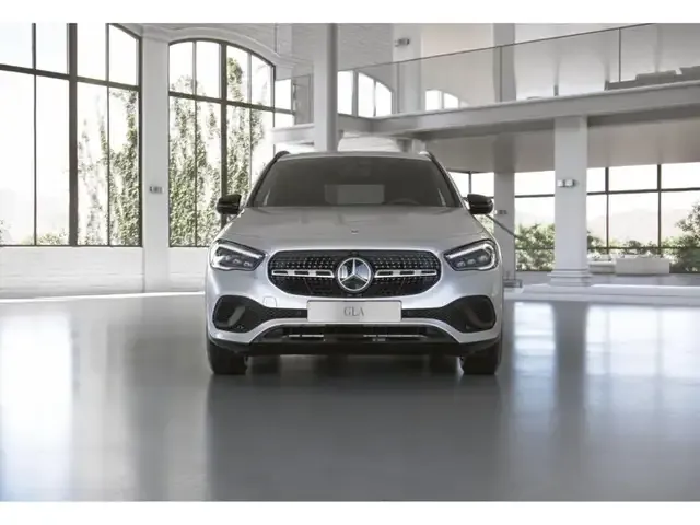Mercedes-Benz GLA 220