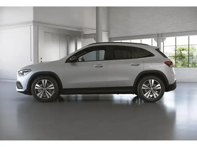 Mercedes-Benz GLA 220