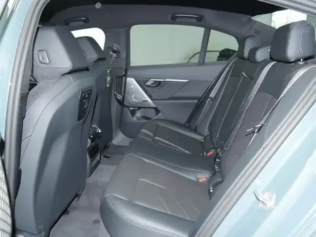 BMW 550