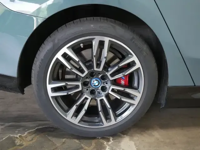 BMW 550