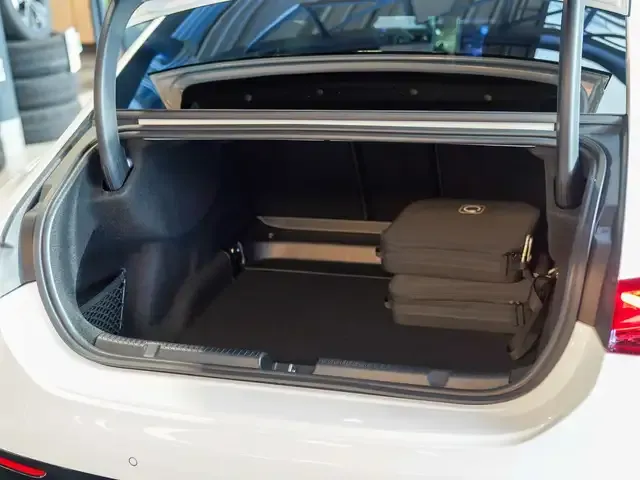 Mercedes-Benz EQE 350