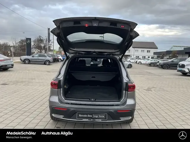 Mercedes-Benz EQB 350