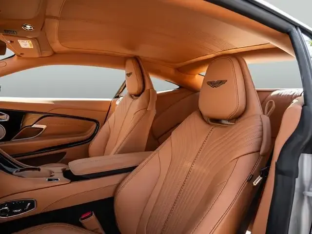 Aston Martin DB11