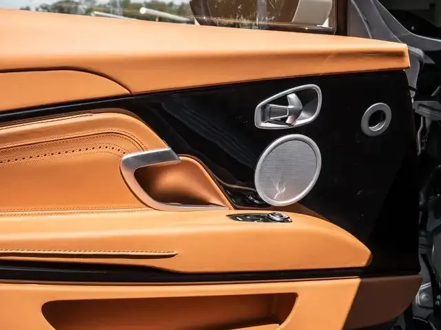 Aston Martin DB11