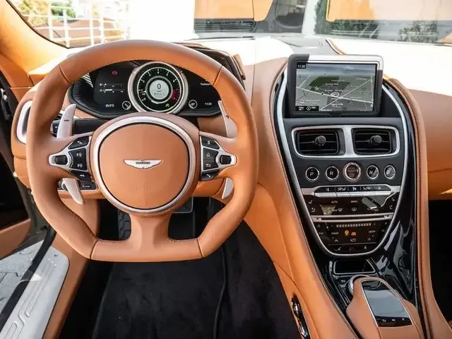Aston Martin DB11