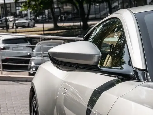 Aston Martin DB11