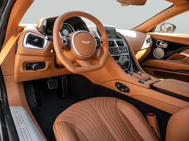 Aston Martin DB11