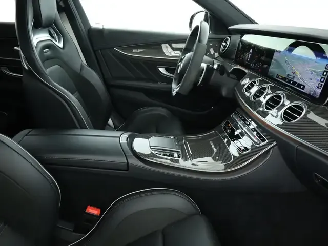 Mercedes-Benz E 63 AMG