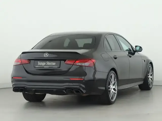 Mercedes-Benz E 63 AMG