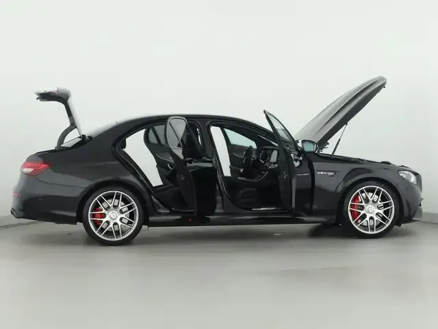 Mercedes-Benz E 63 AMG