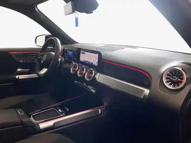 Mercedes-Benz GLB 200